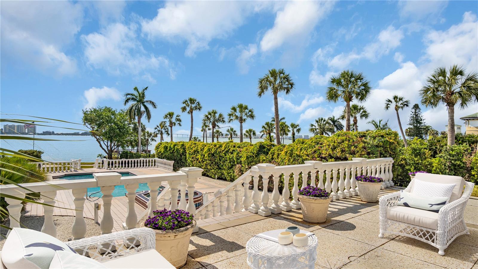 HARBOR OAKS - Residential