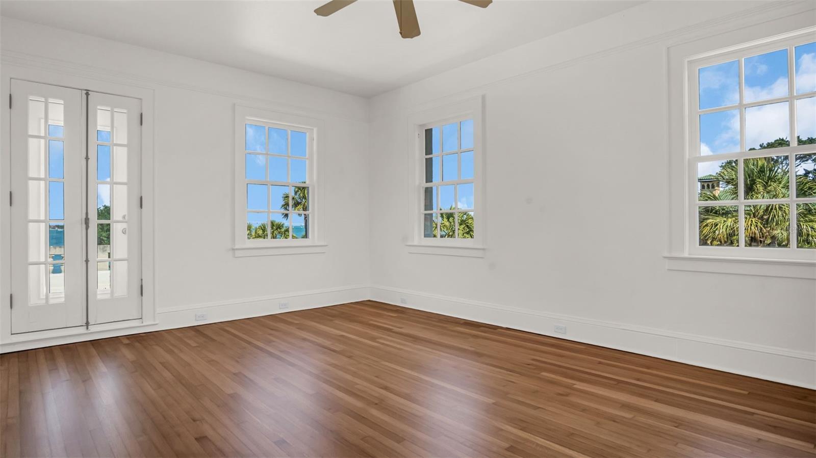 HARBOR OAKS - Residential
