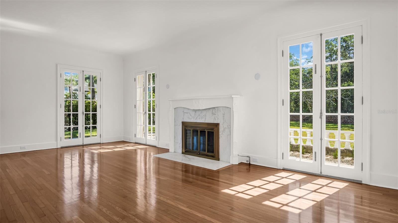 HARBOR OAKS - Residential