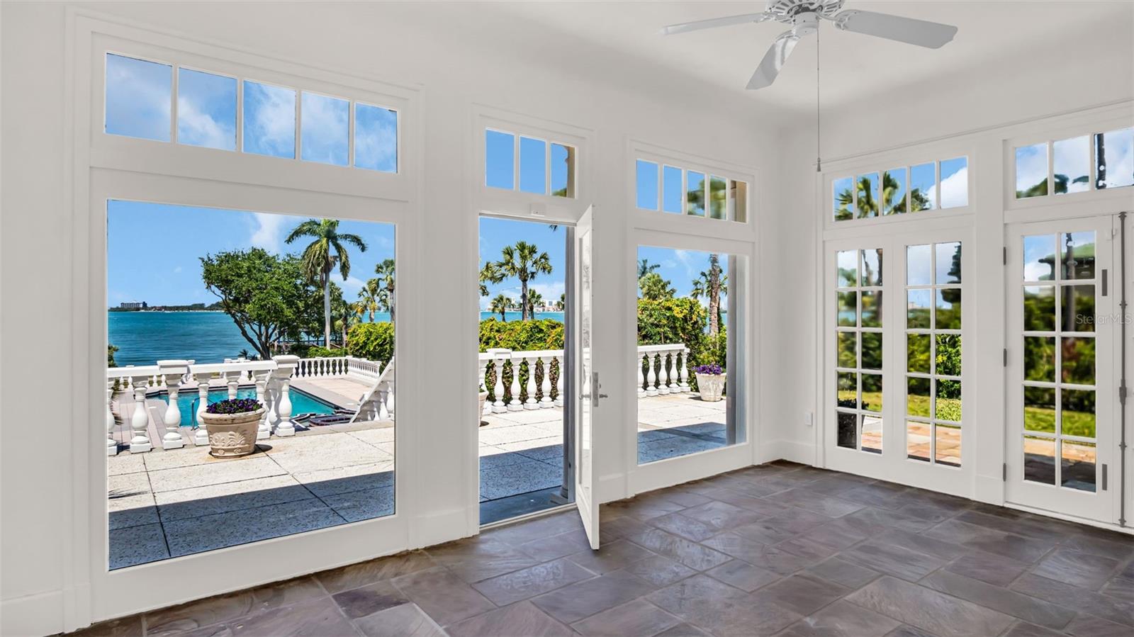 HARBOR OAKS - Residential
