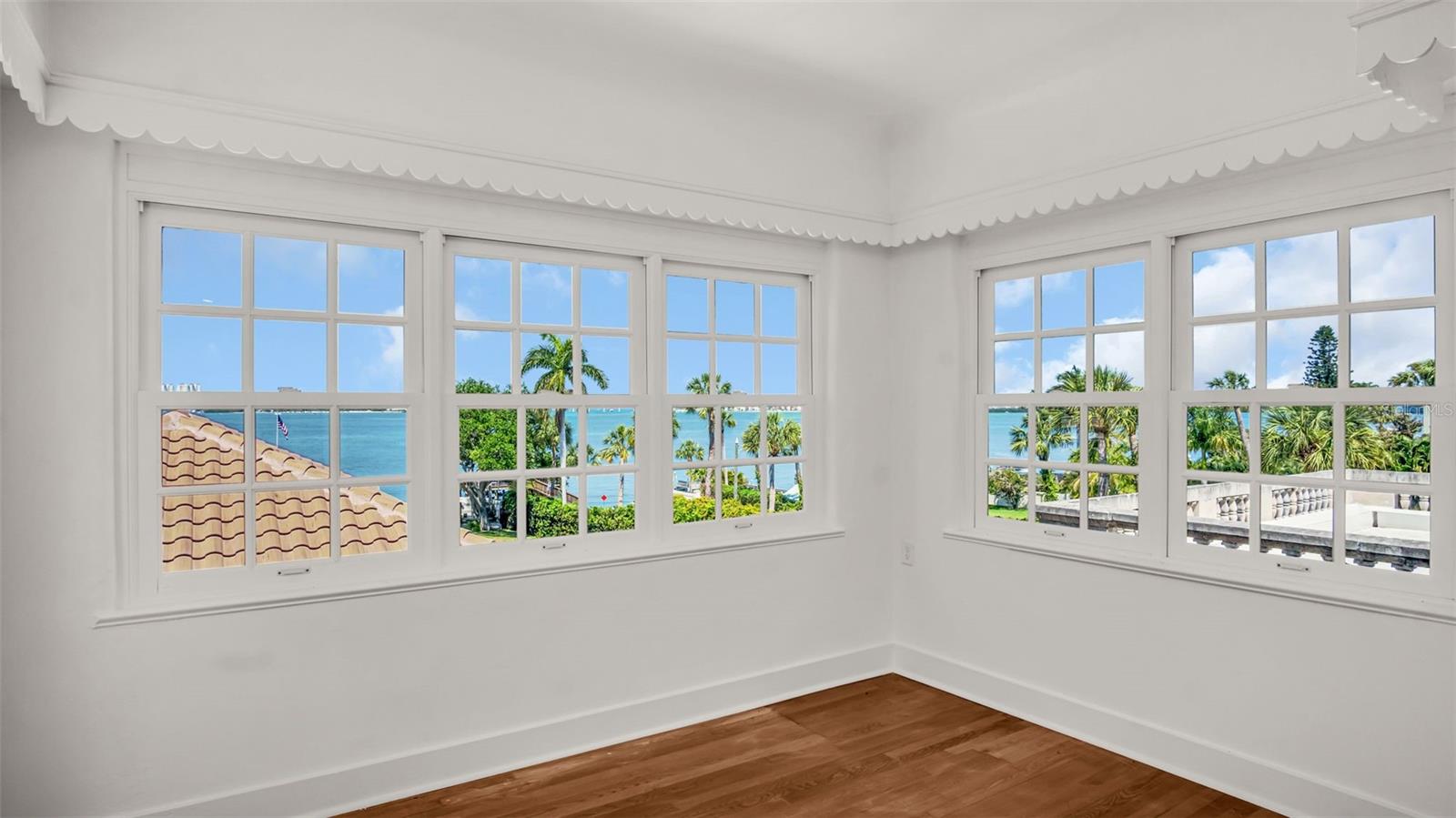 HARBOR OAKS - Residential