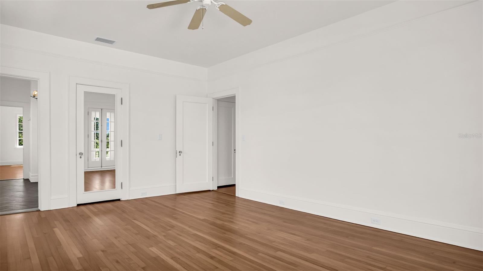 HARBOR OAKS - Residential