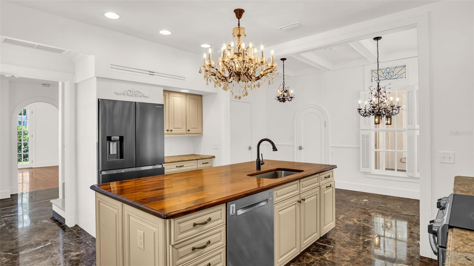 HARBOR OAKS - Residential