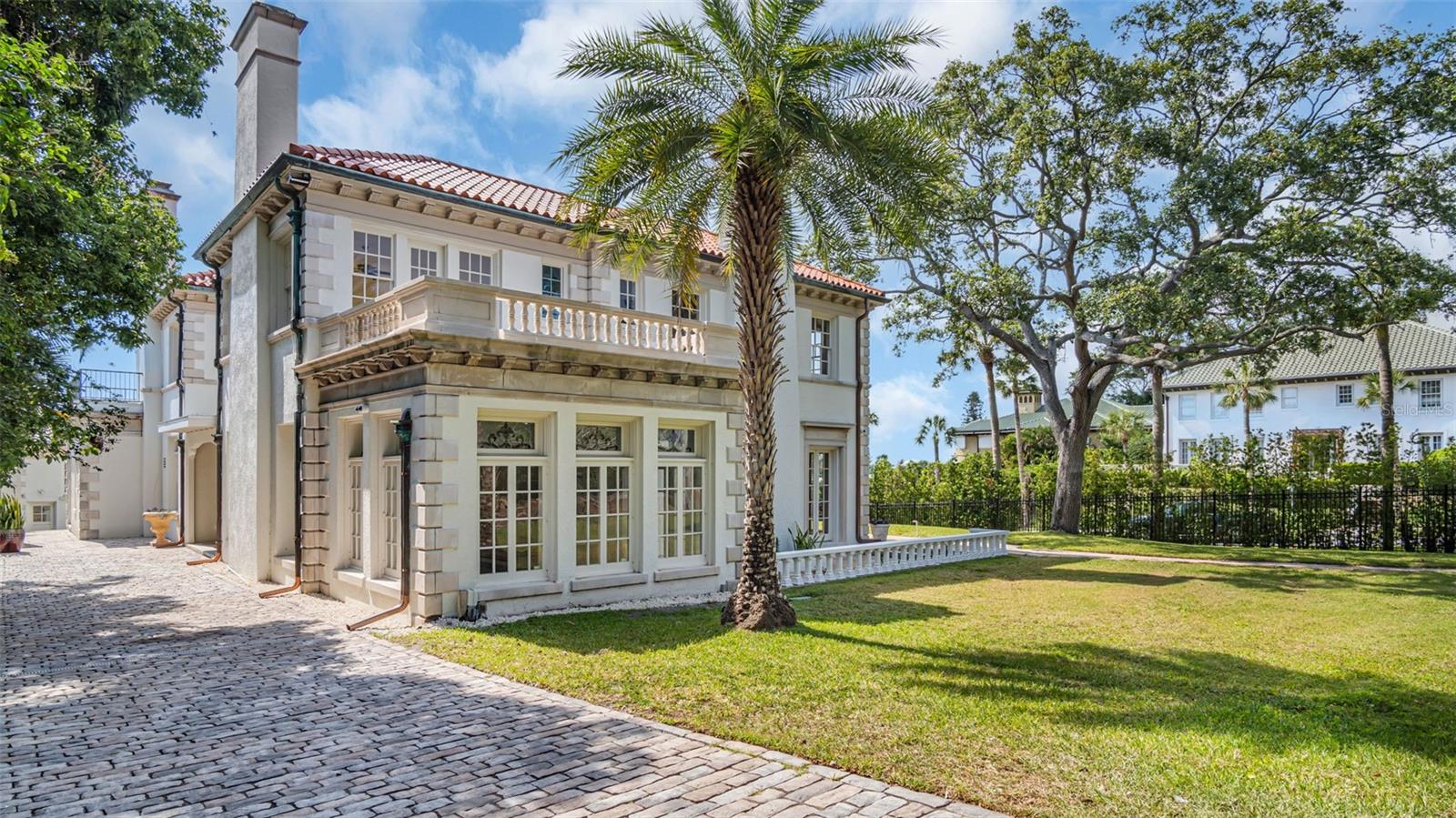 HARBOR OAKS - Residential