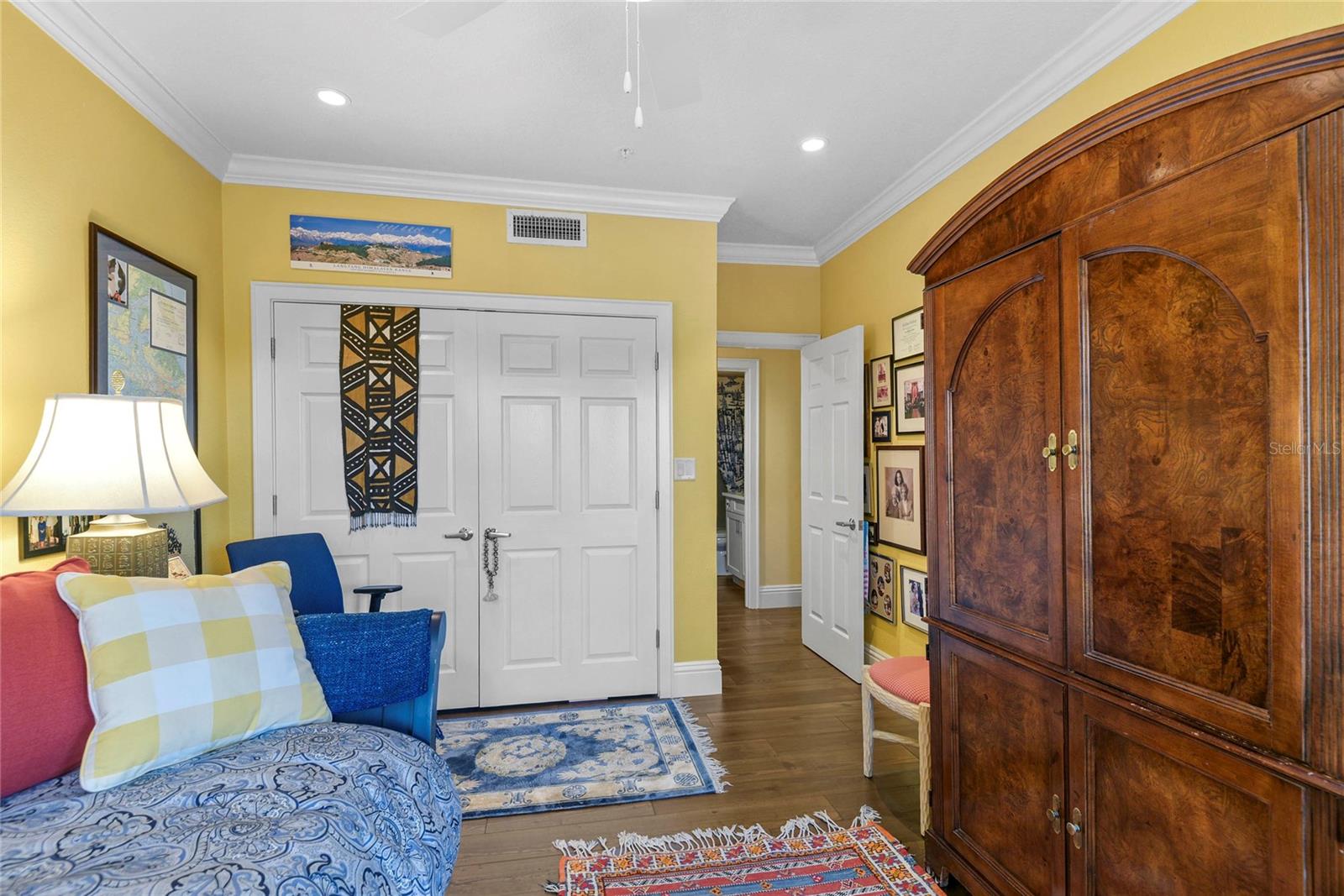 ALABAMA CONDO - Residential