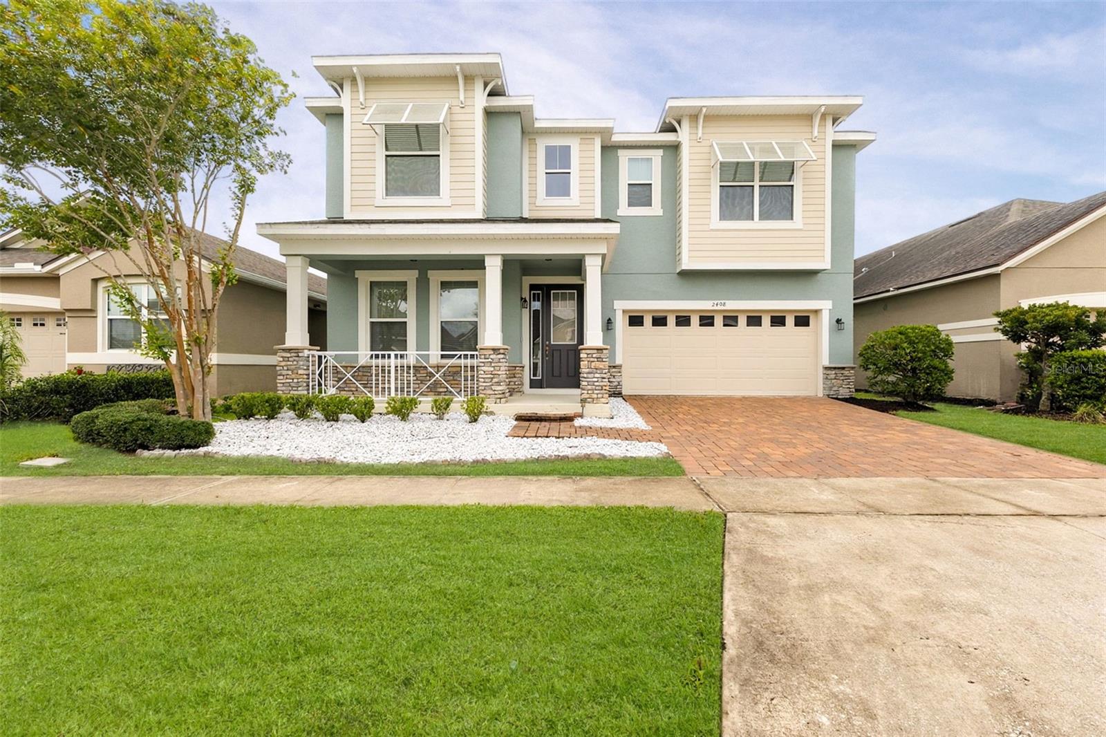 Welcome to this beautiful 5 Bed/ 4 Bath single family house in the highly sought-after gated Tapestry community, conveniently located near the “Loop” shopping center. With high ceiling and over 3100 sqft, this beautiful home features NEW LAMINATE FLOORING, stainless steel appliances and stylish back splash. Tapestry is a gated community with 24-hour security and feature resort style swimming pool, fitness center, walking trail, dog park and playgrounds. It also has multi-purpose activity room, locker rooms, a ballroom, an upgraded catering kitchen, sports fields, and BBQ pavilion. Renaissance Charter School At Tapestry, The Prodigy Learning center and other public schools are located right outside the community. Schedule a private today and make this beautiful home yours...