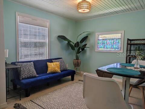 SUNNY SHORES TRAILER COMMUNITY - Residential Lease