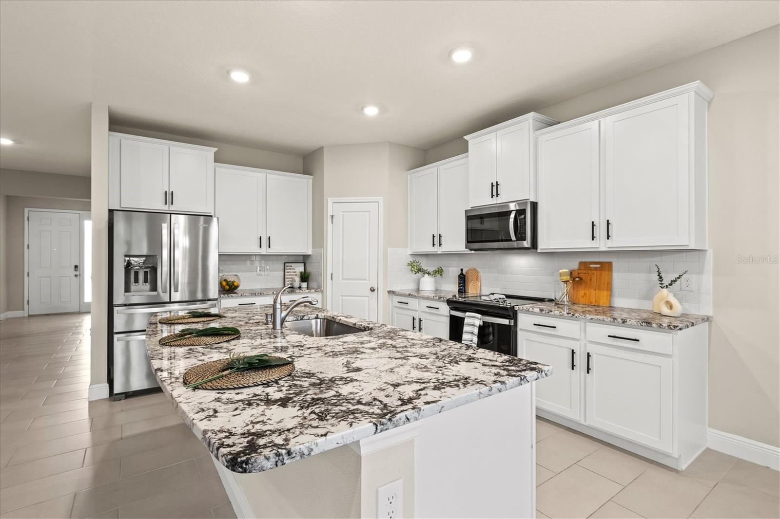 MANGROVE MANOR PH 1 - Residential