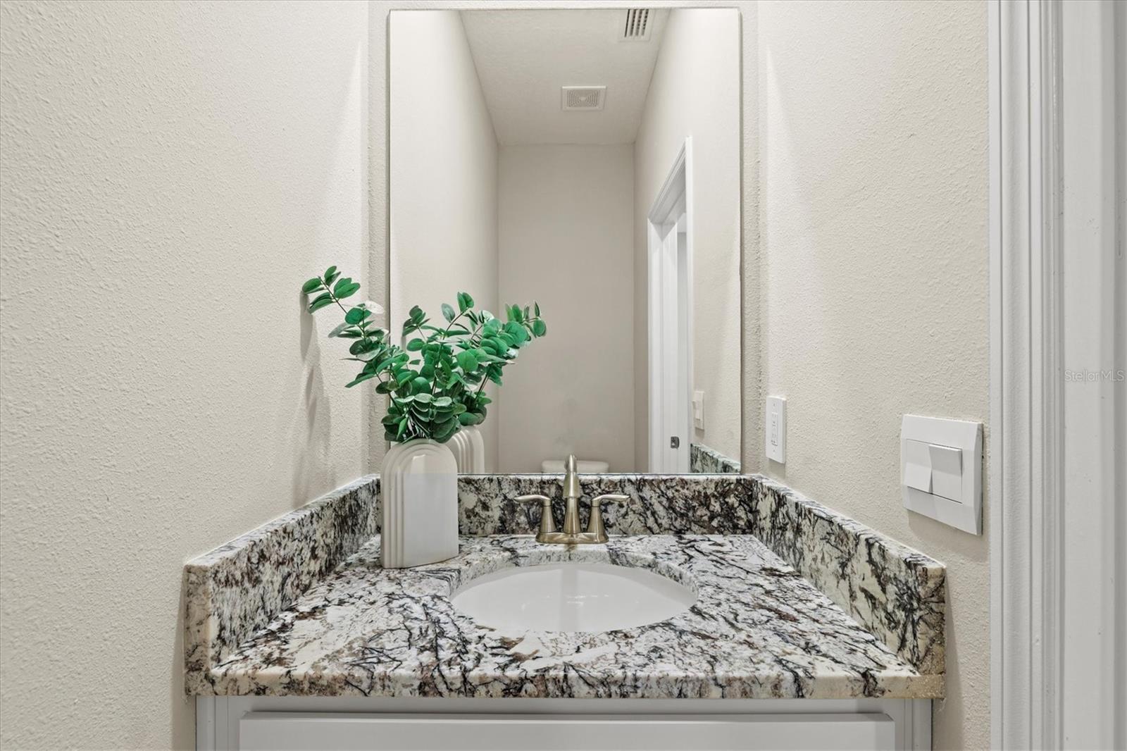 MANGROVE MANOR PH 1 - Residential
