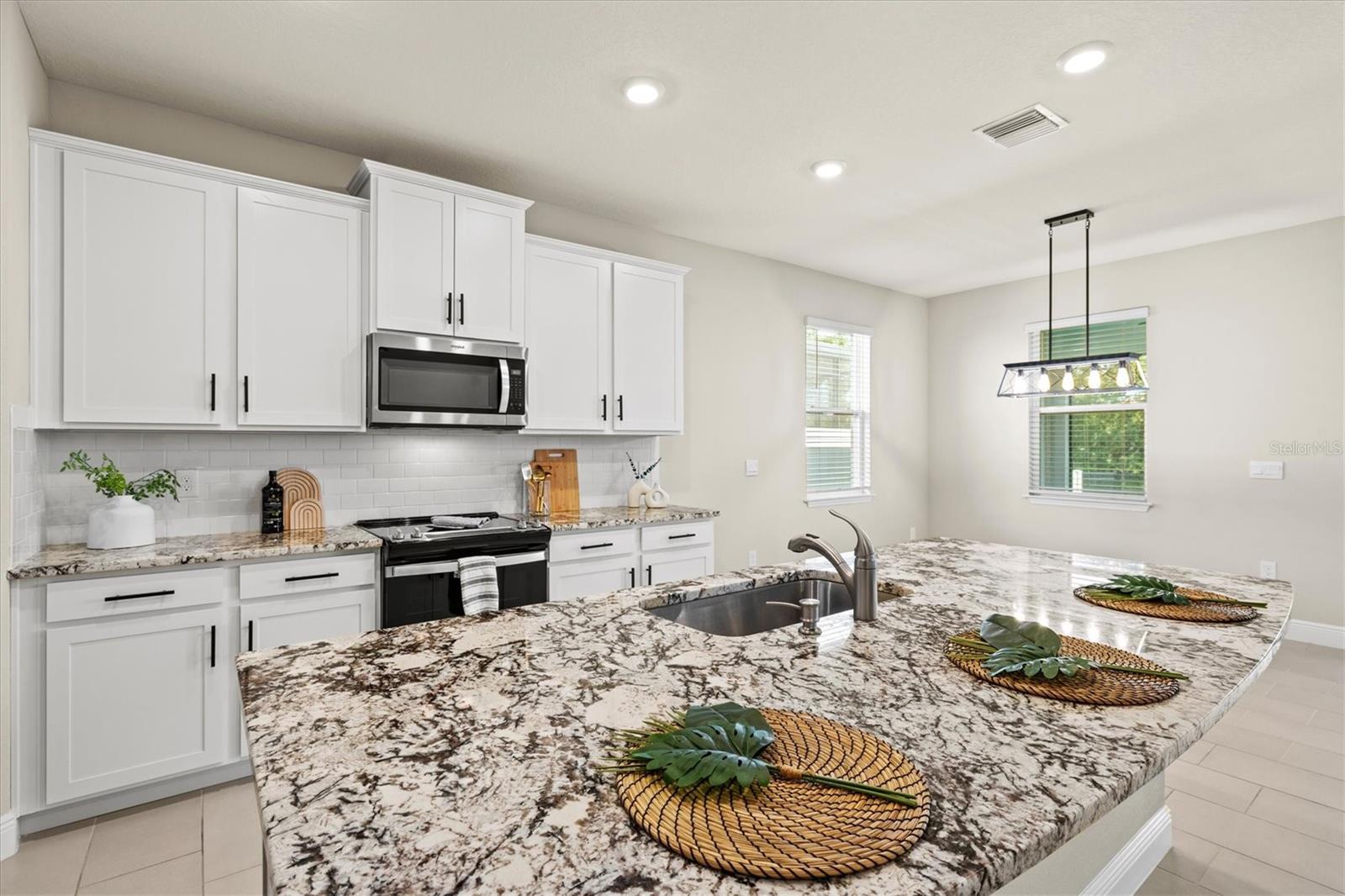MANGROVE MANOR PH 1 - Residential