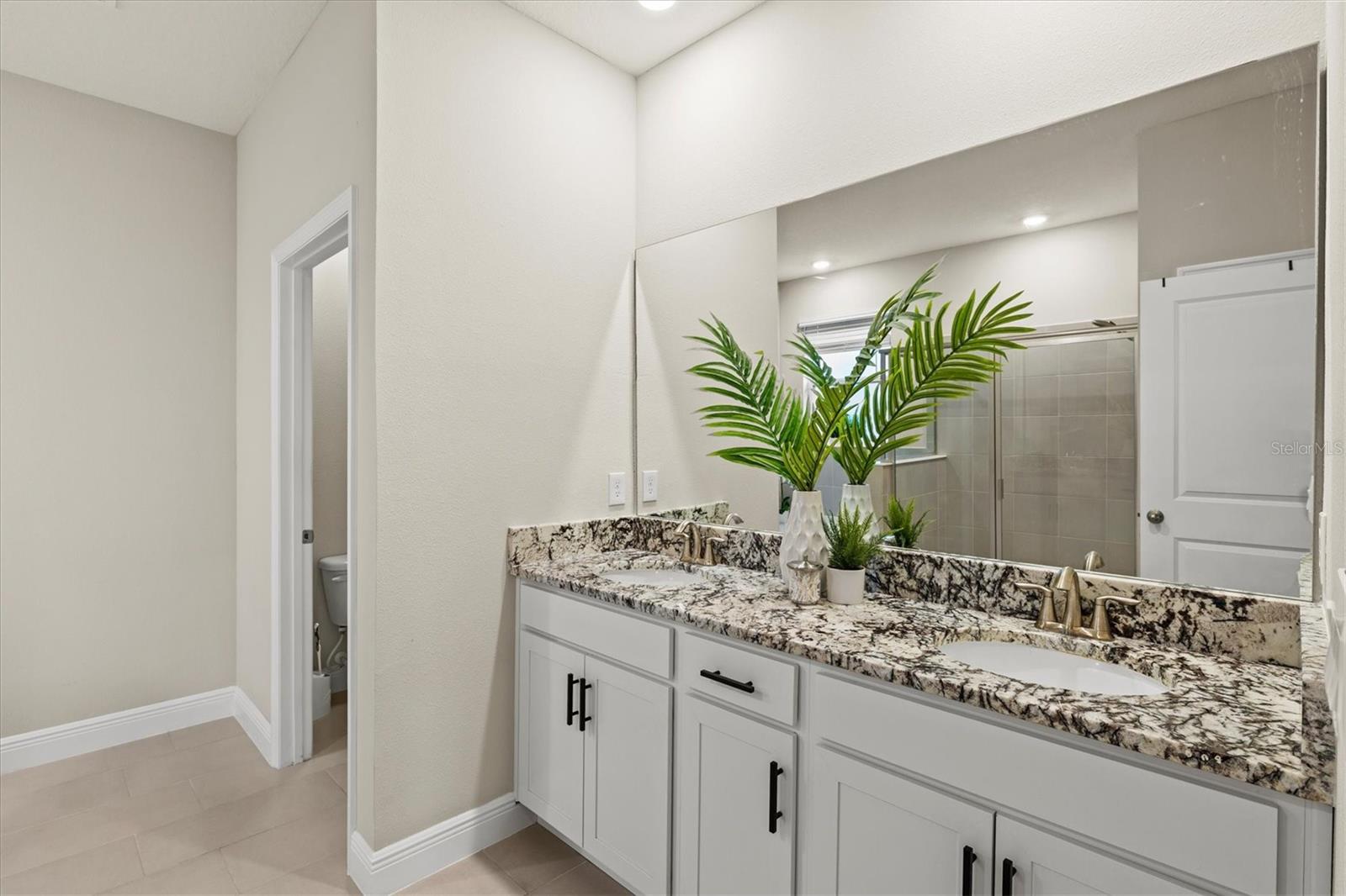 MANGROVE MANOR PH 1 - Residential