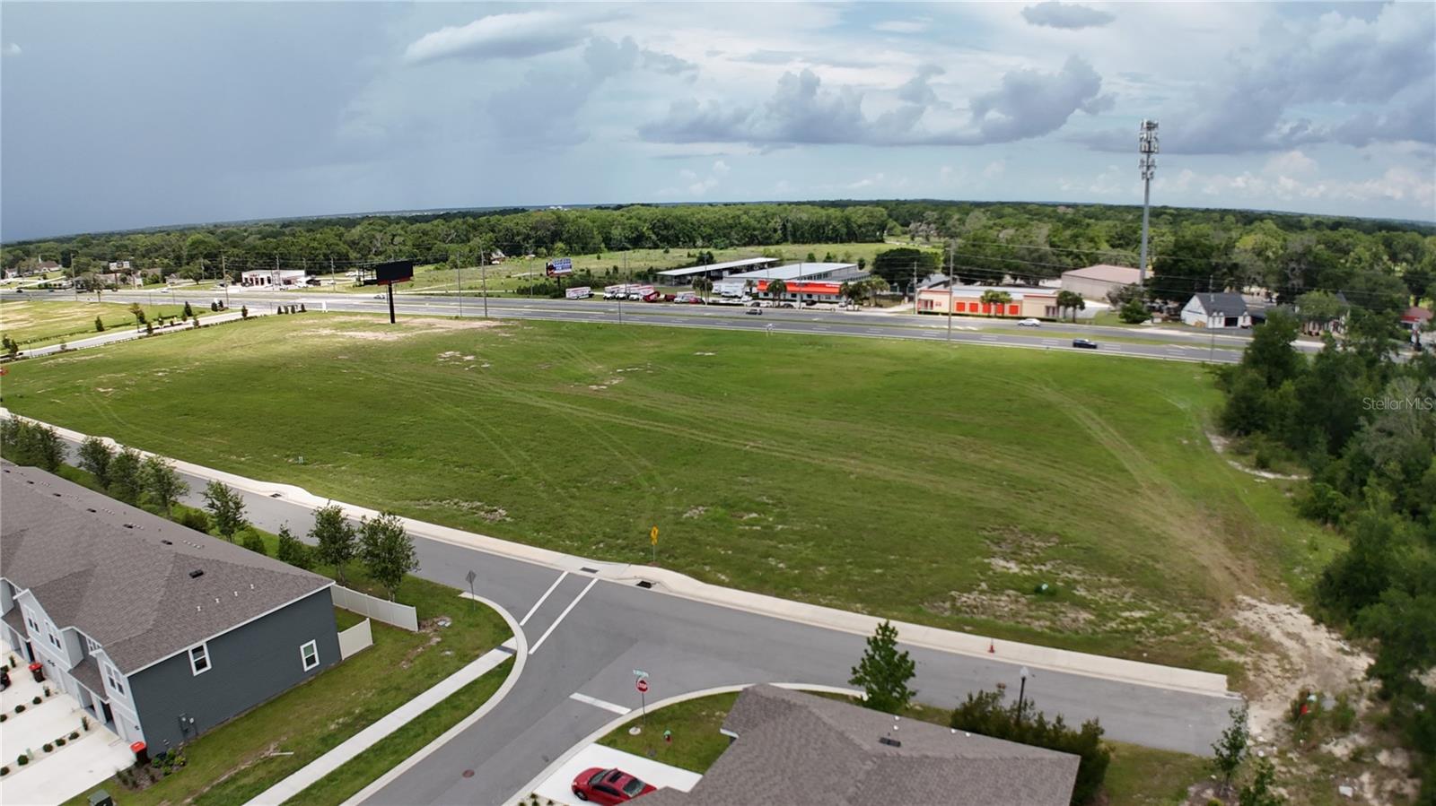 THE TOWNS AT LAUREL COMMONS - Residential