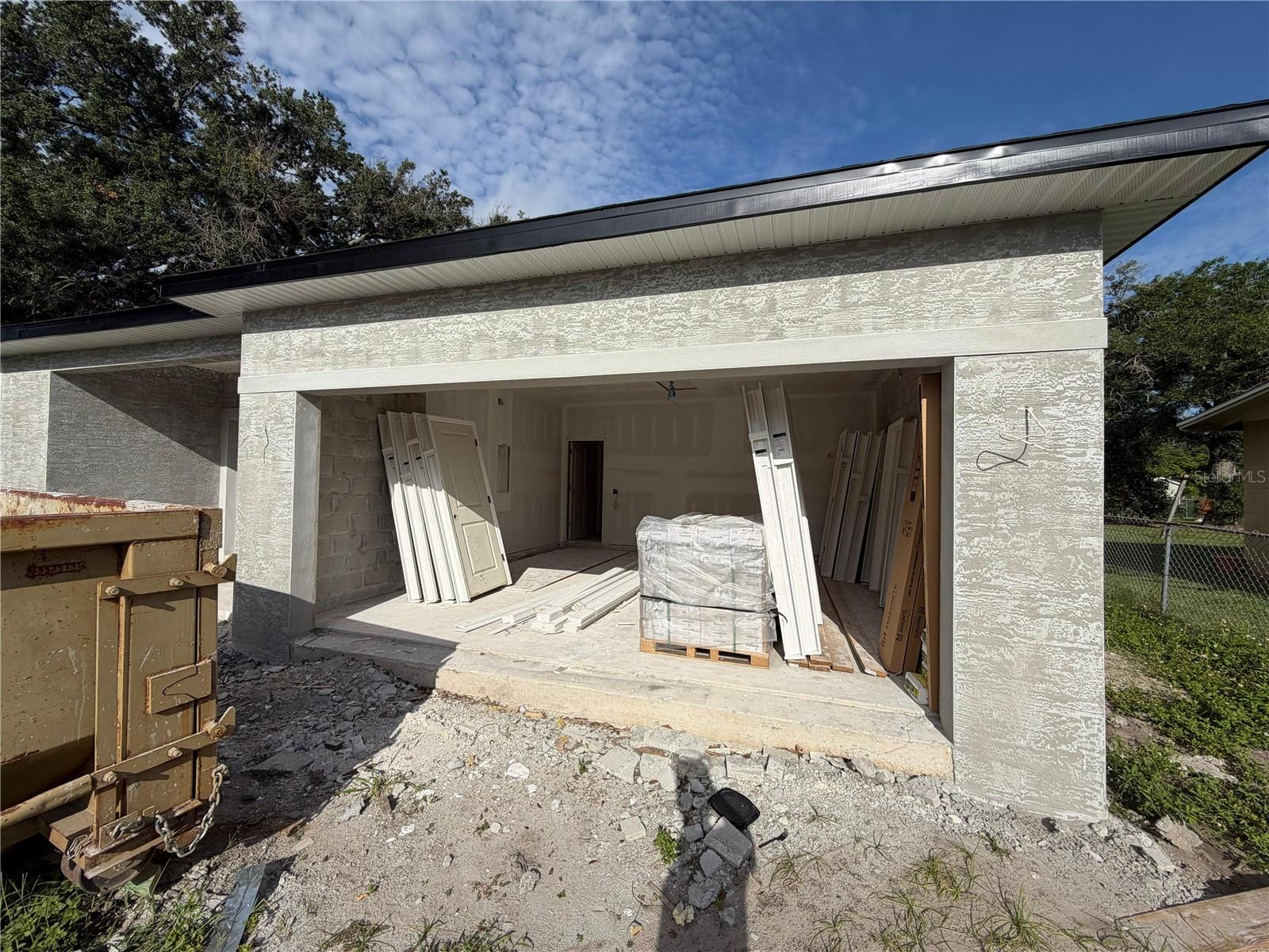 MALIBU GROVES - Residential