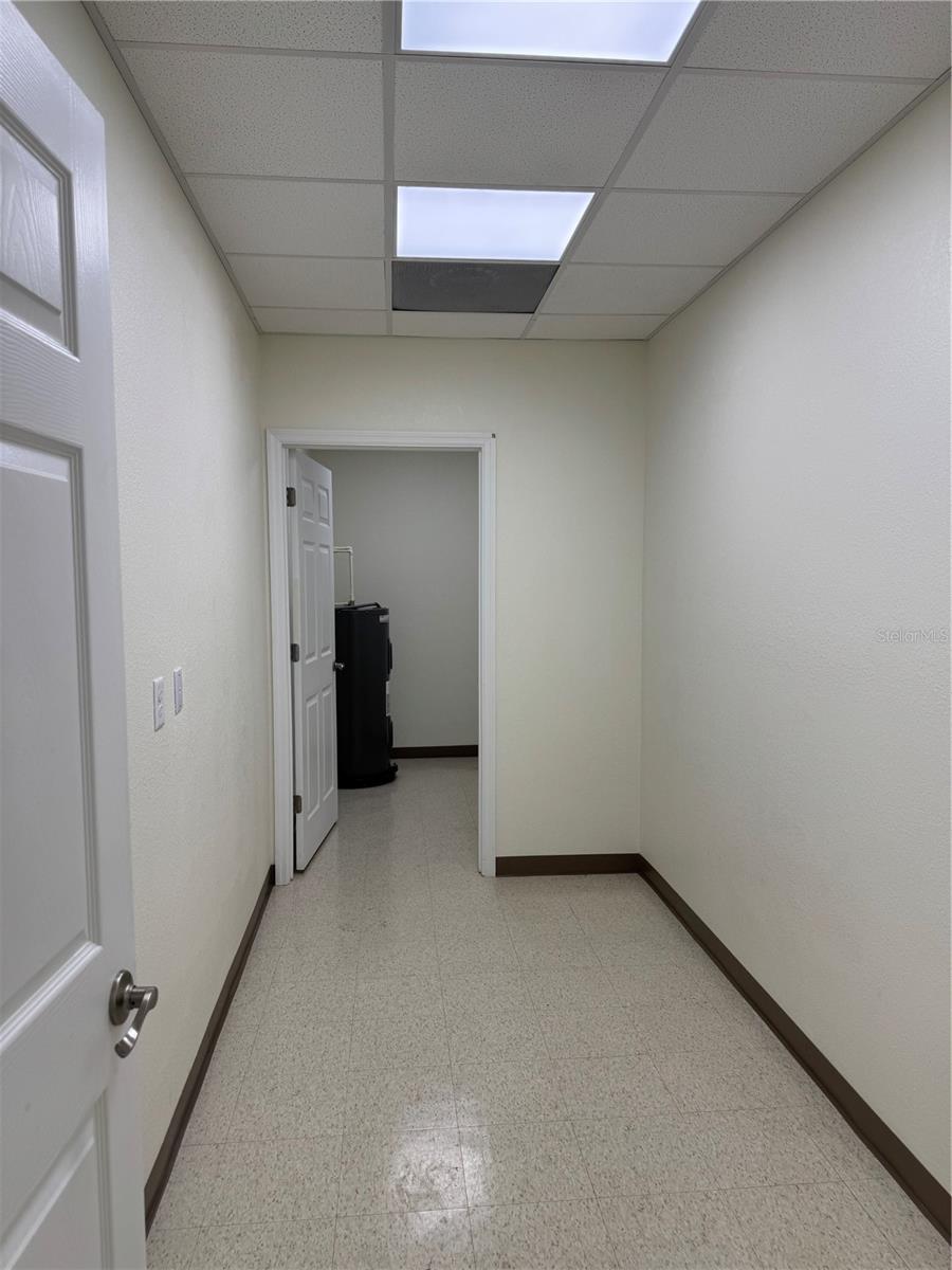MEDICAL HILL - Commercial Lease