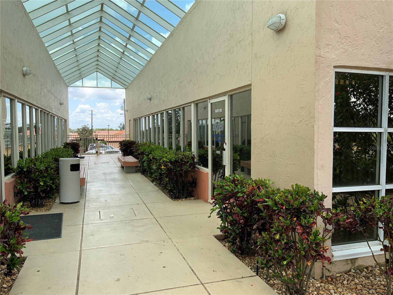 MEDICAL HILL - Commercial Lease