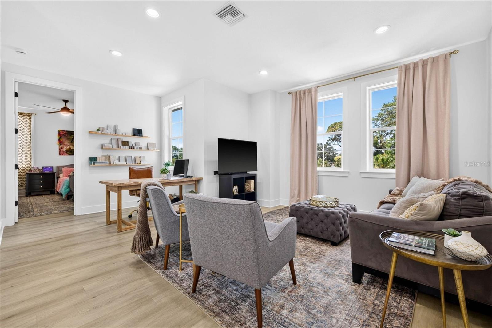 SHOREACRES CENTER - Residential