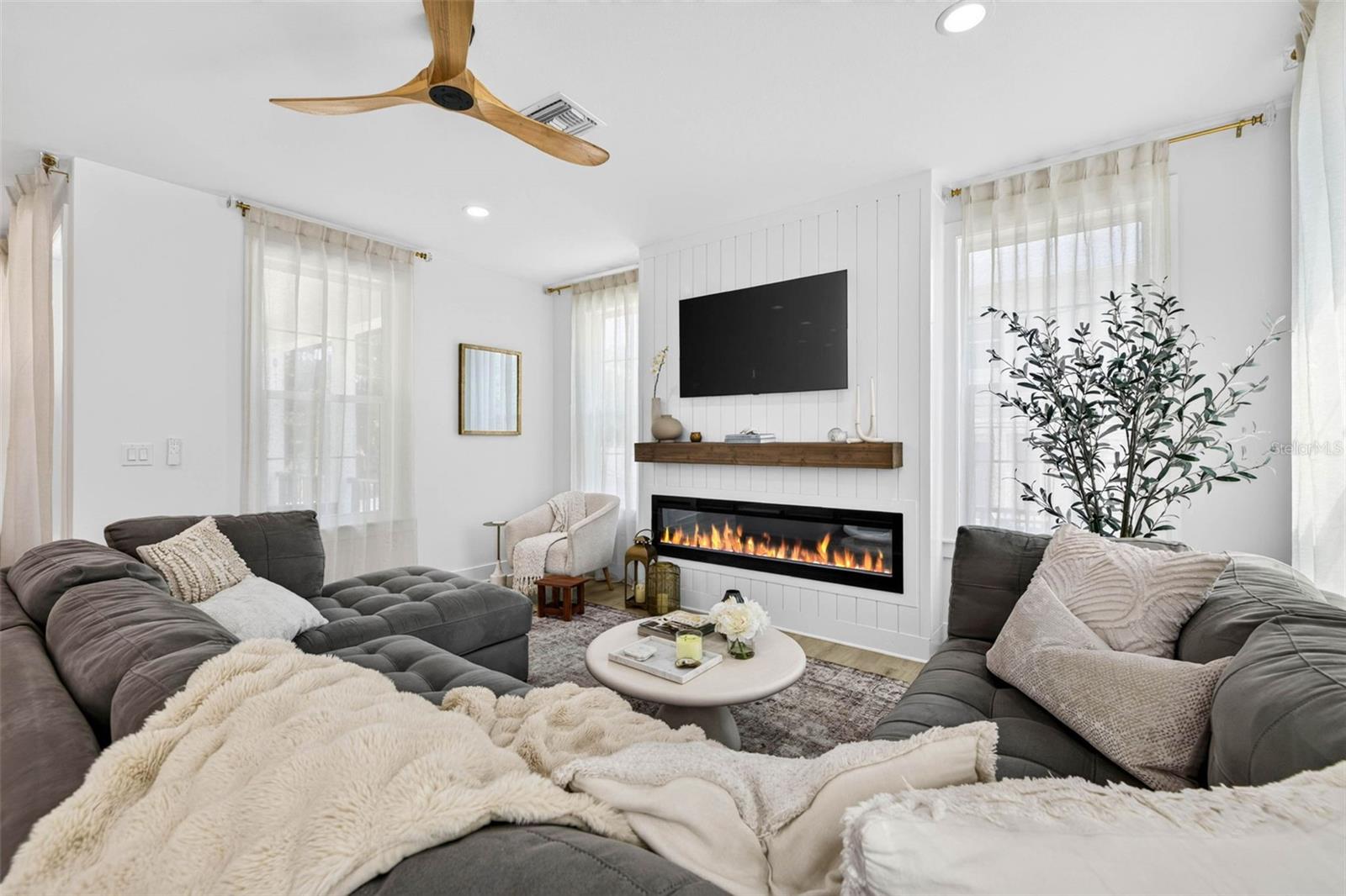 SHOREACRES CENTER - Residential