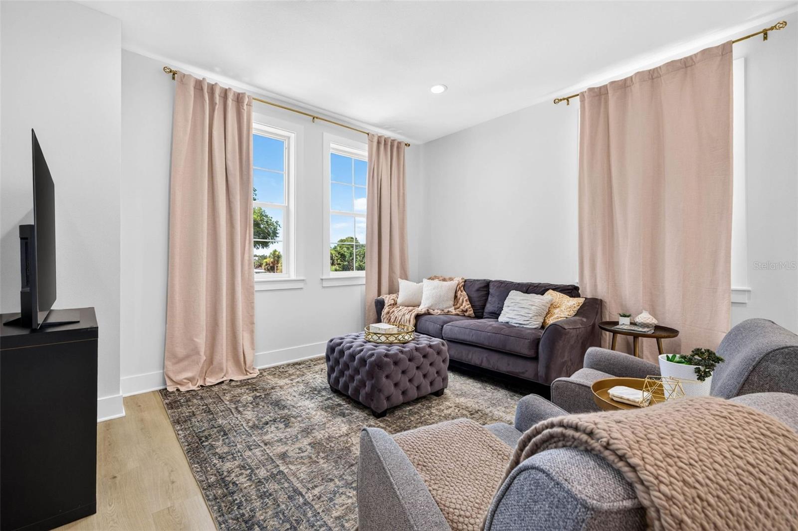 SHOREACRES CENTER - Residential