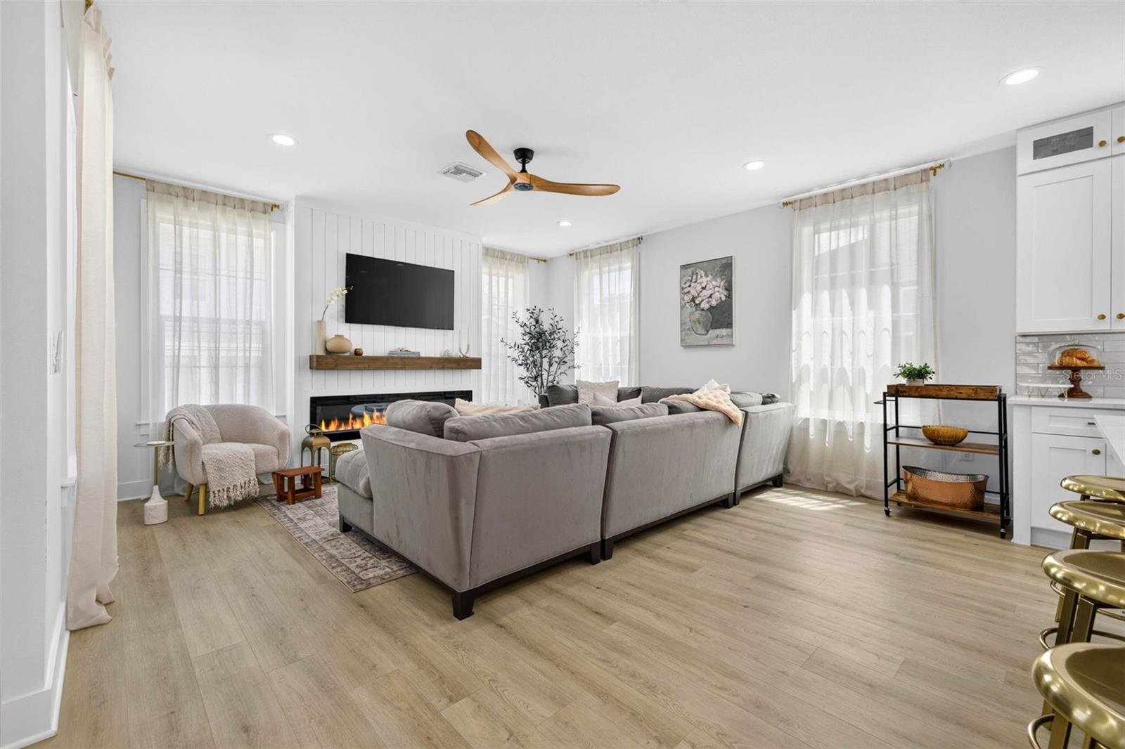 SHOREACRES CENTER - Residential