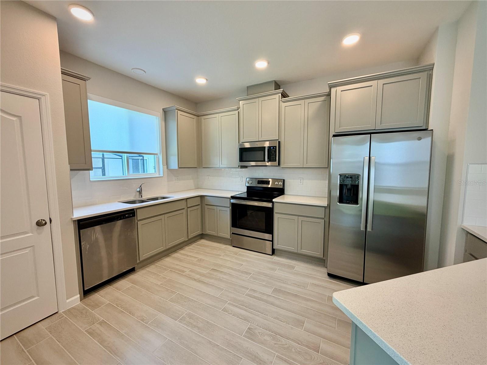 TOWNS AT TUSKAWILLA COMMONS - Residential Lease