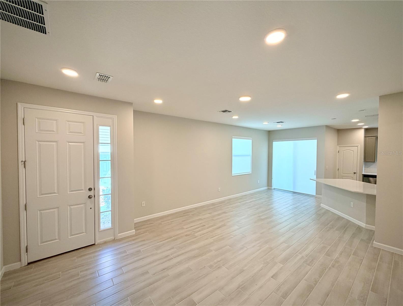 TOWNS AT TUSKAWILLA COMMONS - Residential Lease