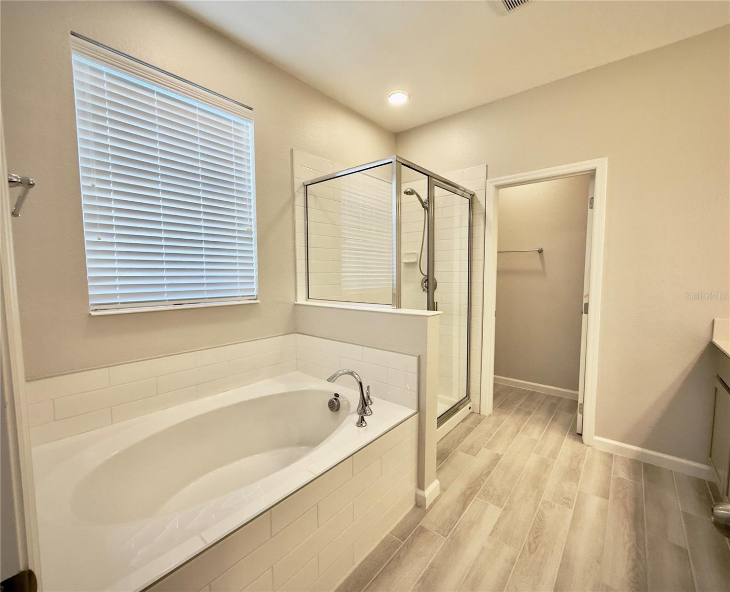 TOWNS AT TUSKAWILLA COMMONS - Residential Lease