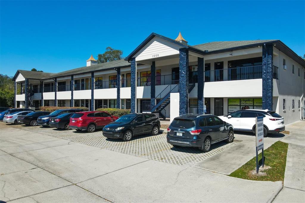 TAMPAS NORTH SIDE COUNTRY CLU - Commercial Sale