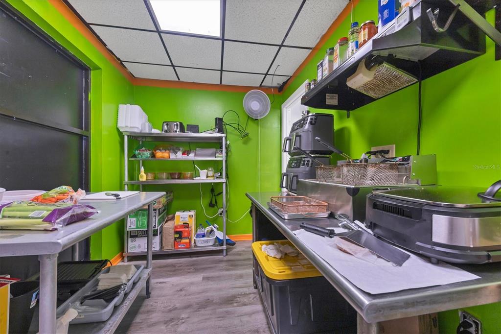 TAMPAS NORTH SIDE COUNTRY CLU - Commercial Sale
