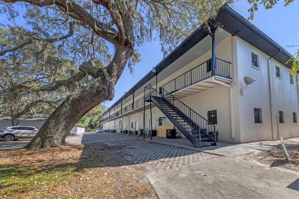 TAMPAS NORTH SIDE COUNTRY CLU - Commercial Sale