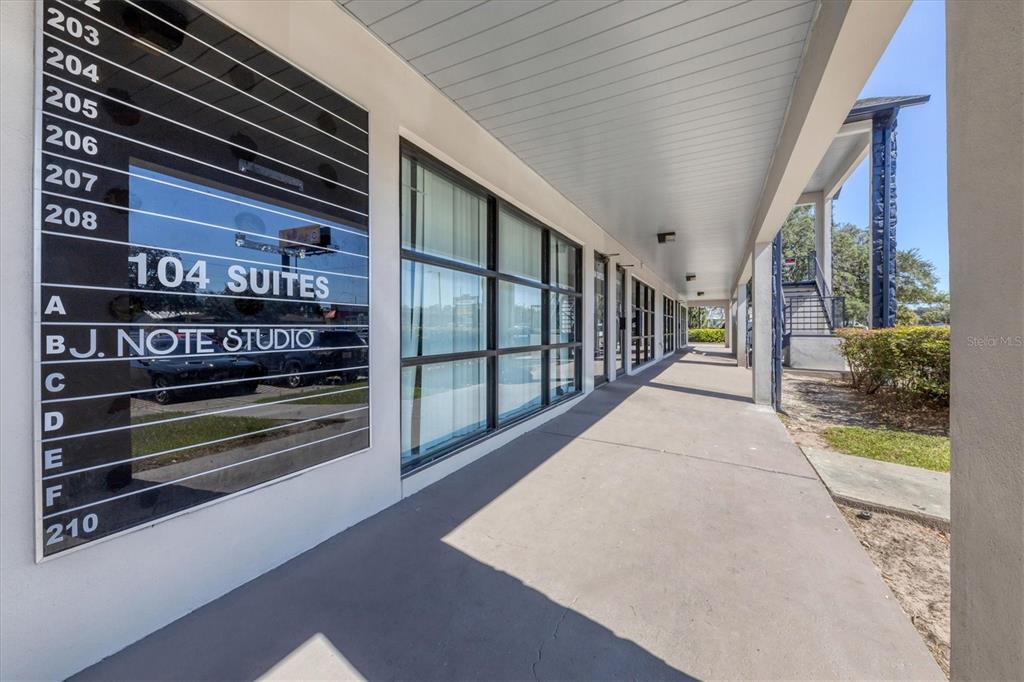 TAMPAS NORTH SIDE COUNTRY CLU - Commercial Sale