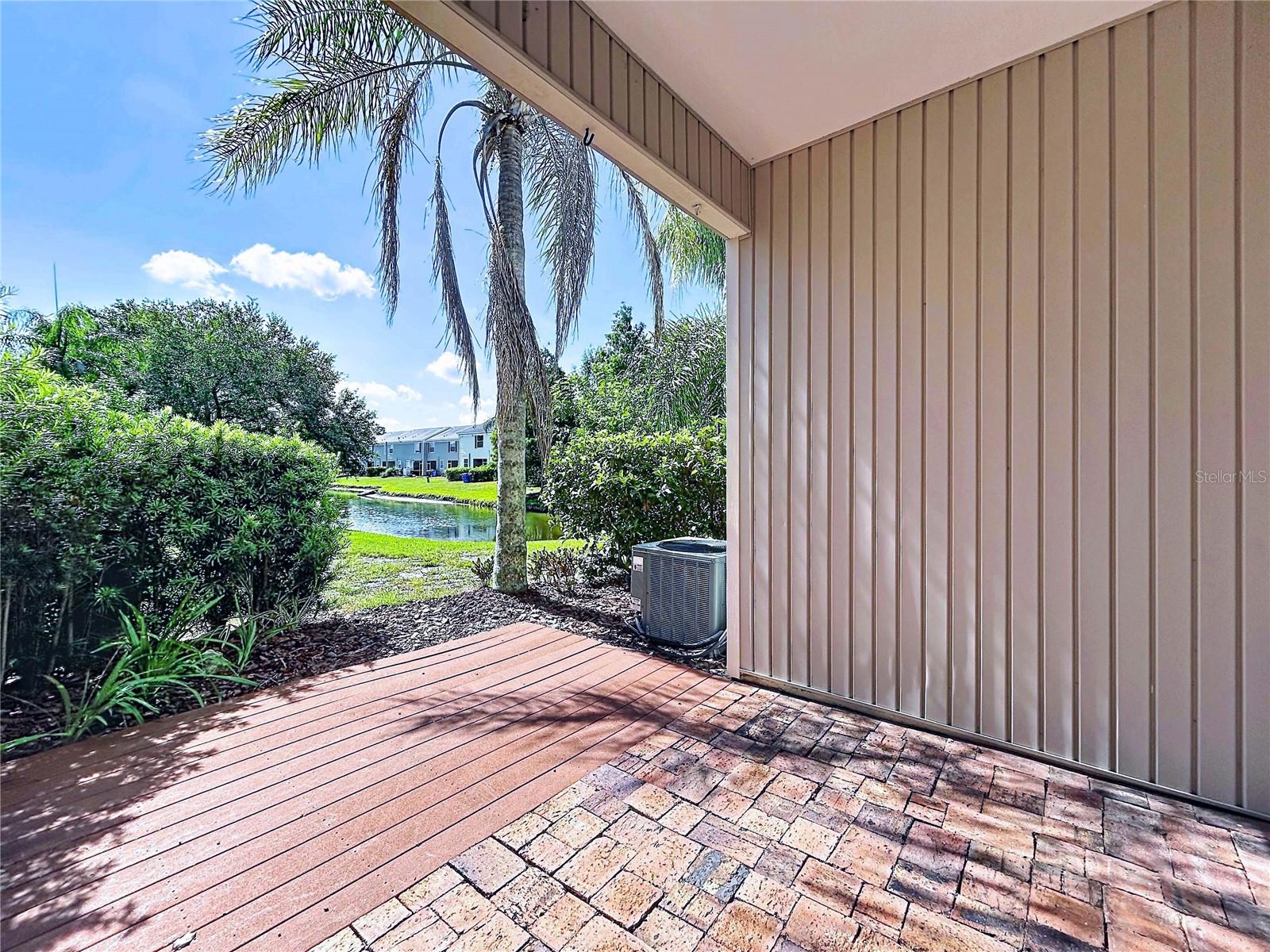COUNTRY CHASE - Residential