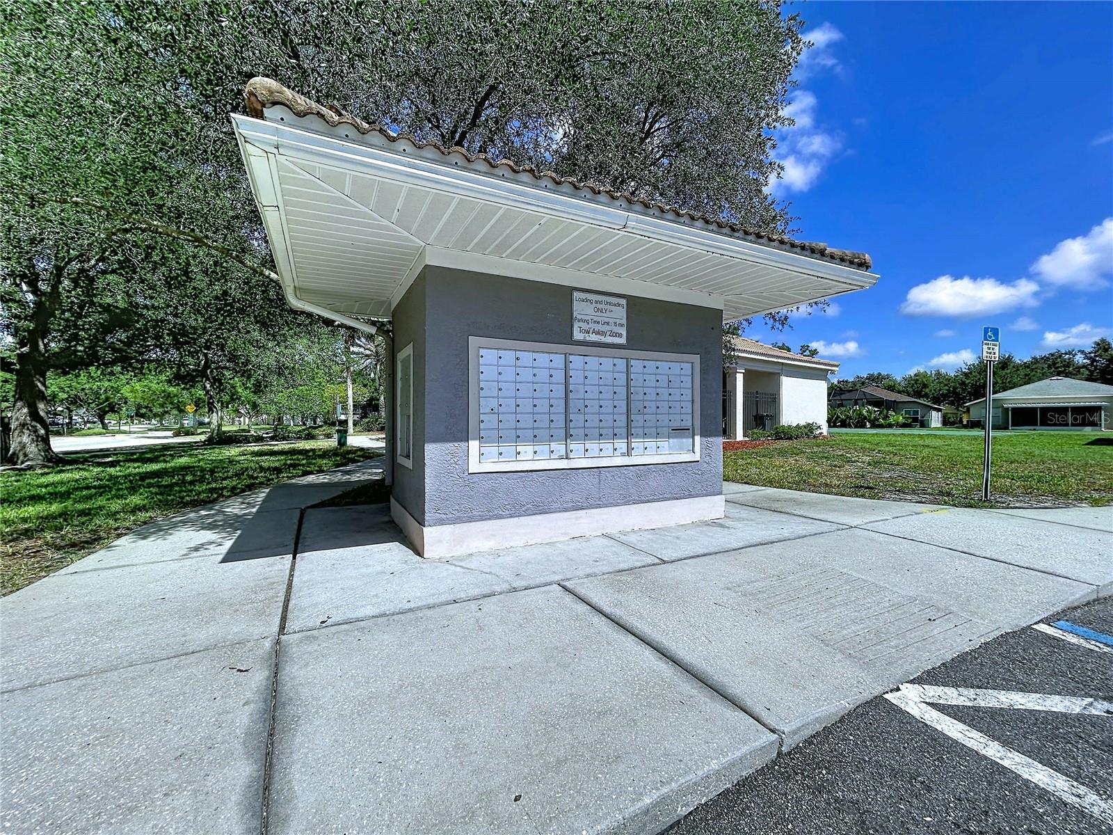 COUNTRY CHASE - Residential