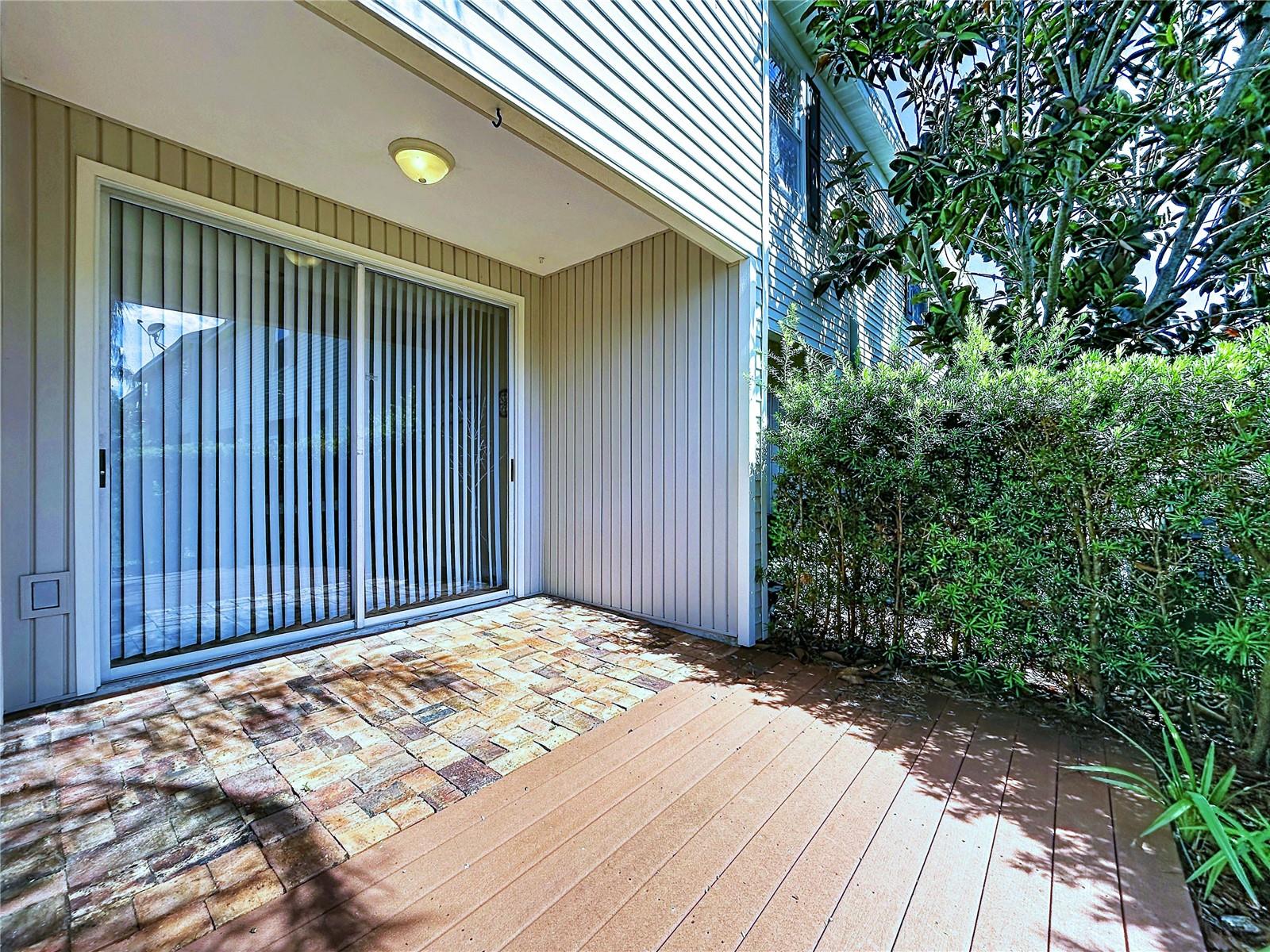 COUNTRY CHASE - Residential