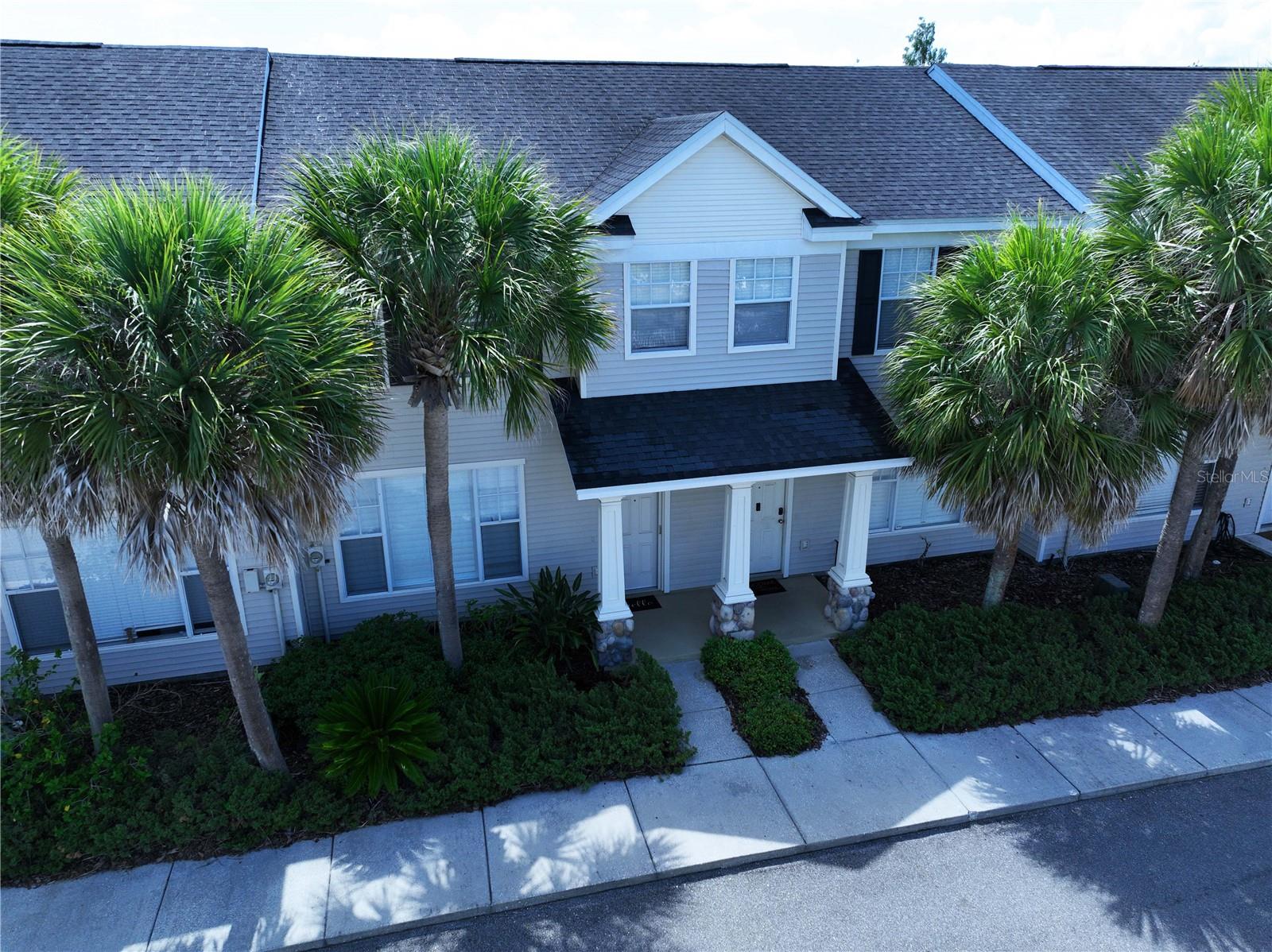 COUNTRY CHASE - Residential