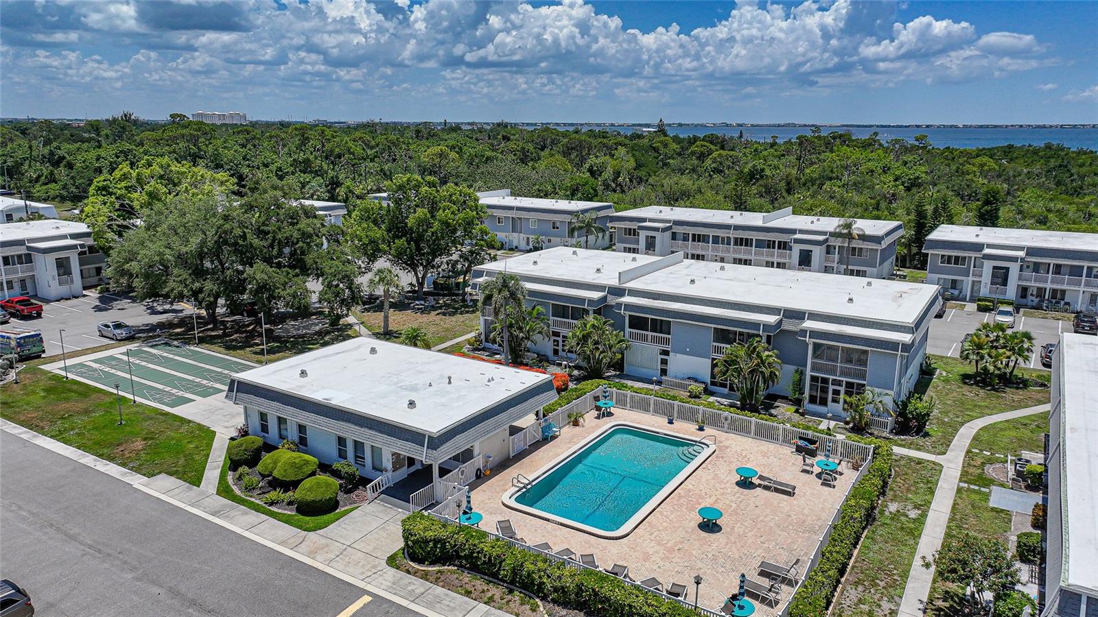 EDGEWATER VILLAGE BLDG H - Residential