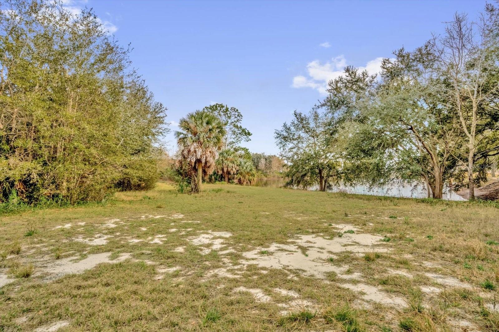 EUSTIS 44 GABLES - Land