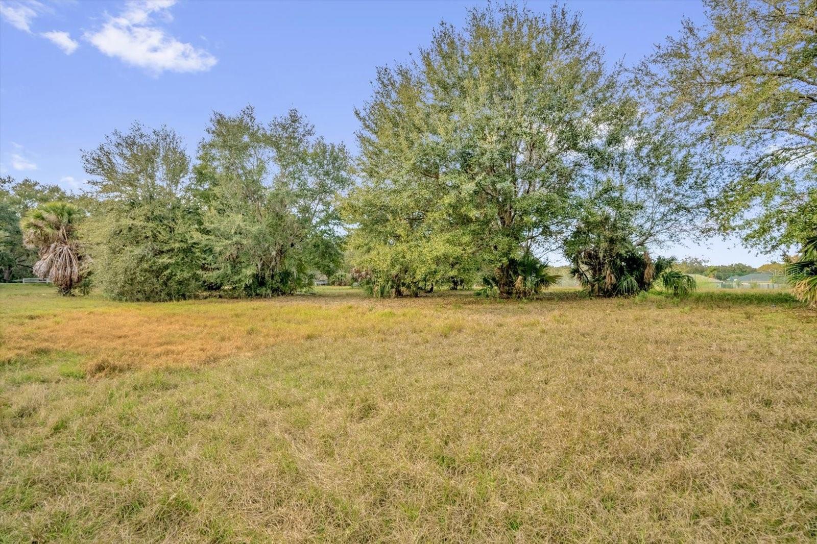 EUSTIS 44 GABLES - Land