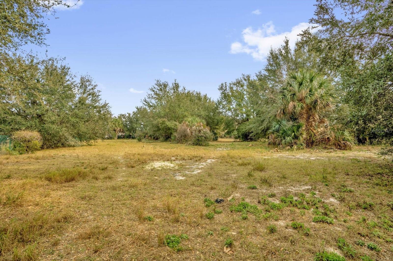 EUSTIS 44 GABLES - Land