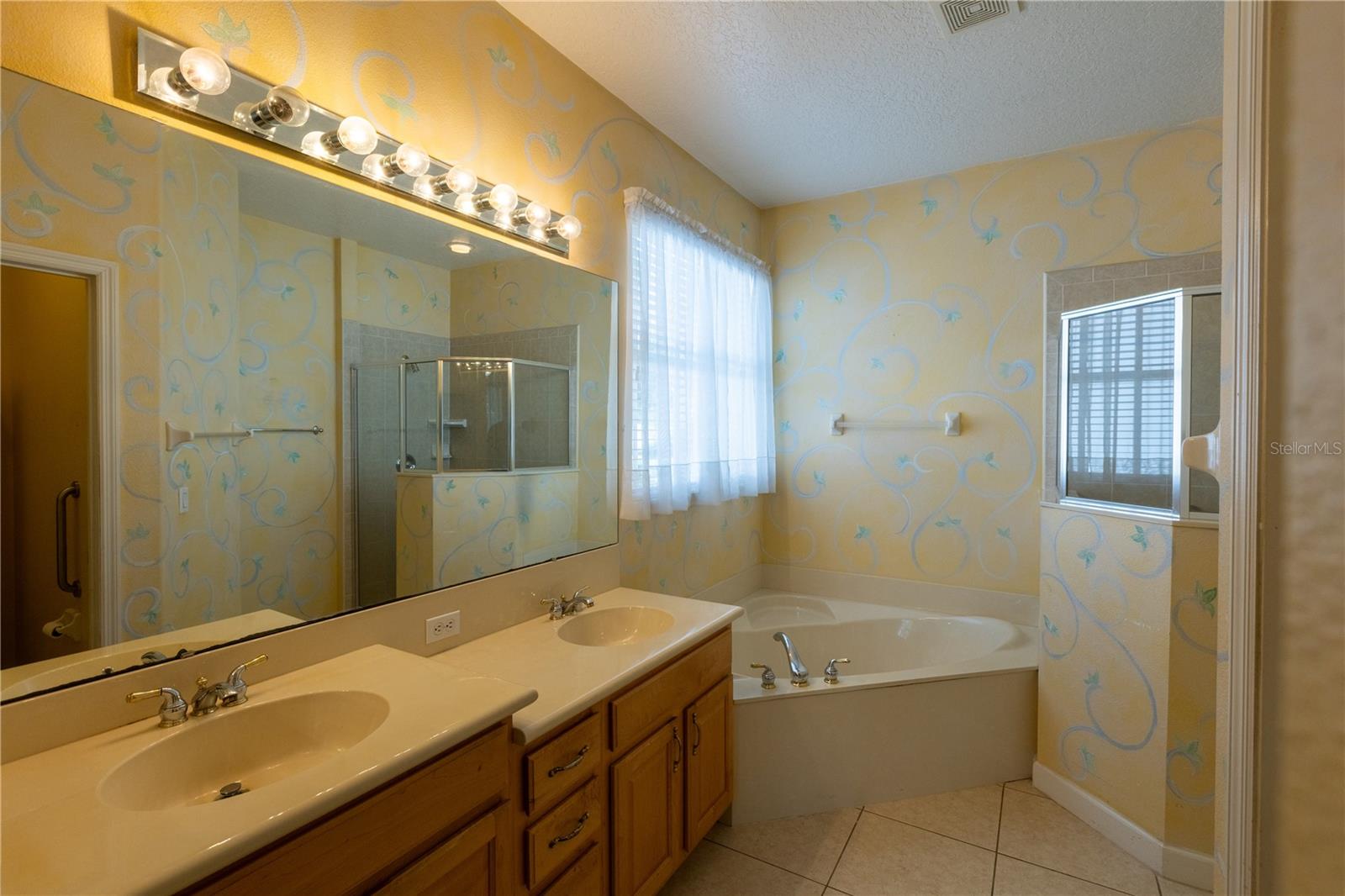 WINDSOR LANDING - Residential