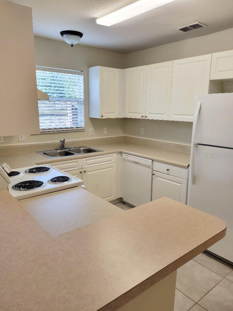 CLEAR LAKE VIEWS - Residential Income