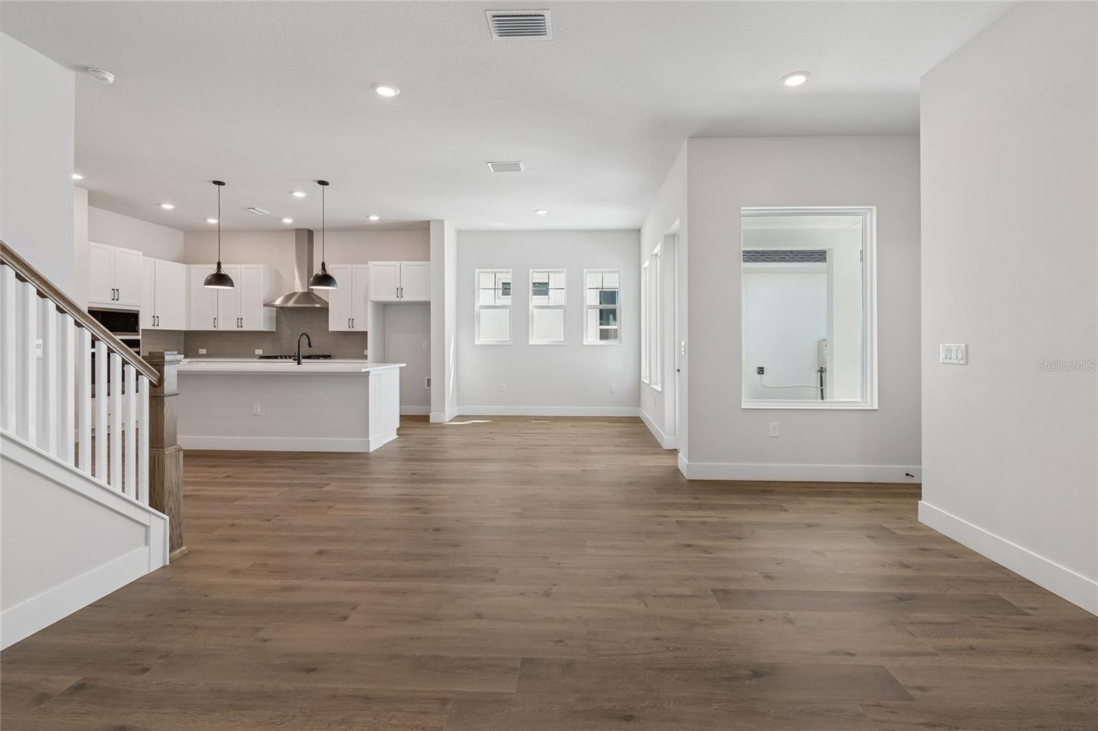 EMERALD LANDING AT WATERSIDE - Residential