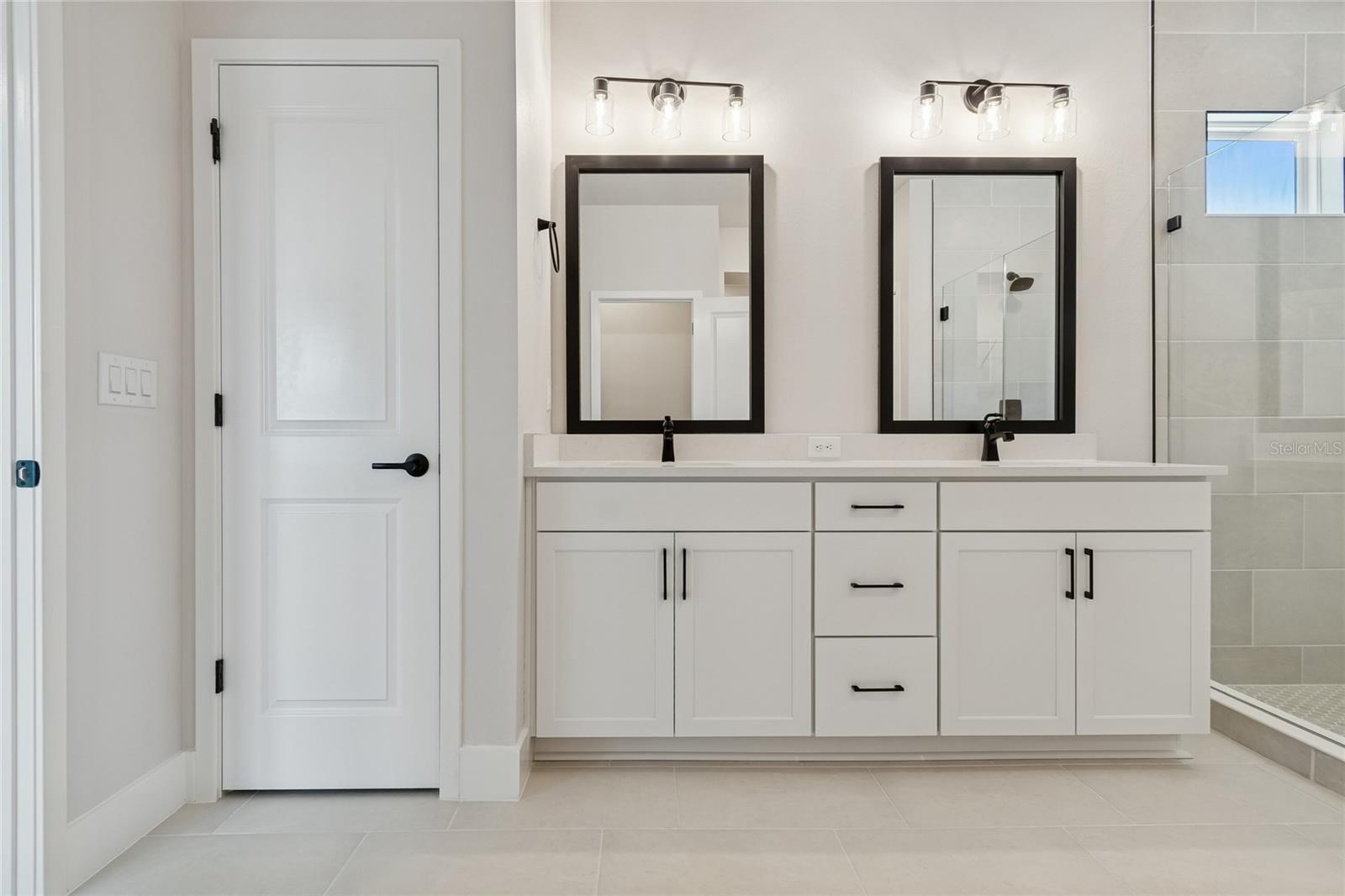 EMERALD LANDING AT WATERSIDE - Residential