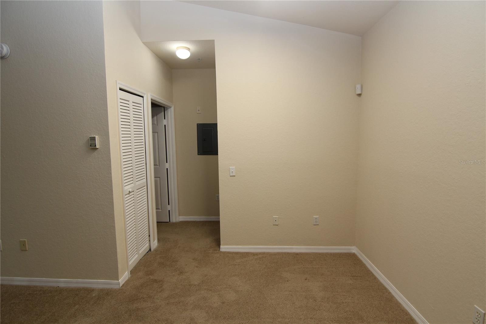 FOUNTAINS/METRO WEST - Residential Lease