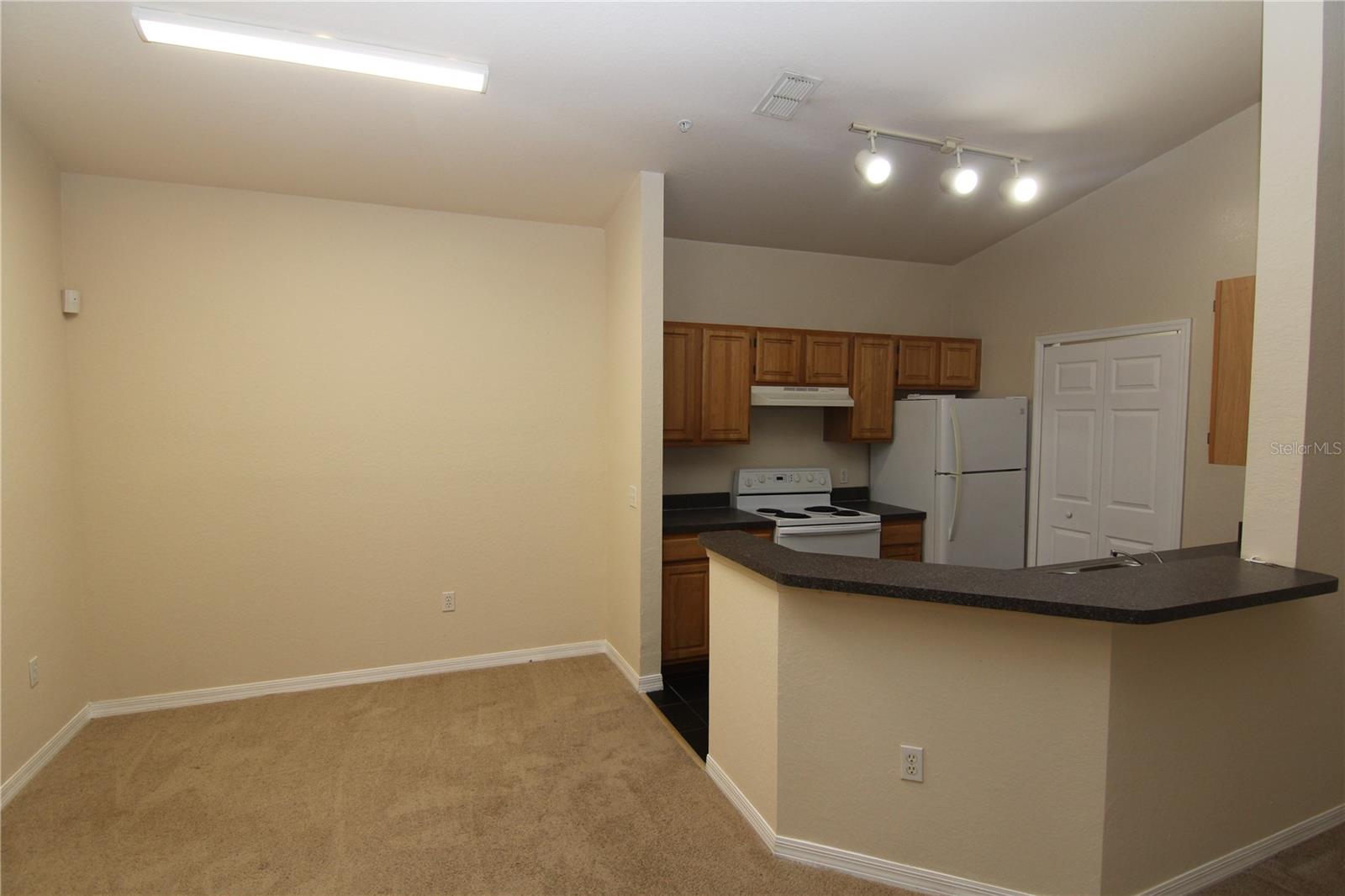 FOUNTAINS/METRO WEST - Residential Lease