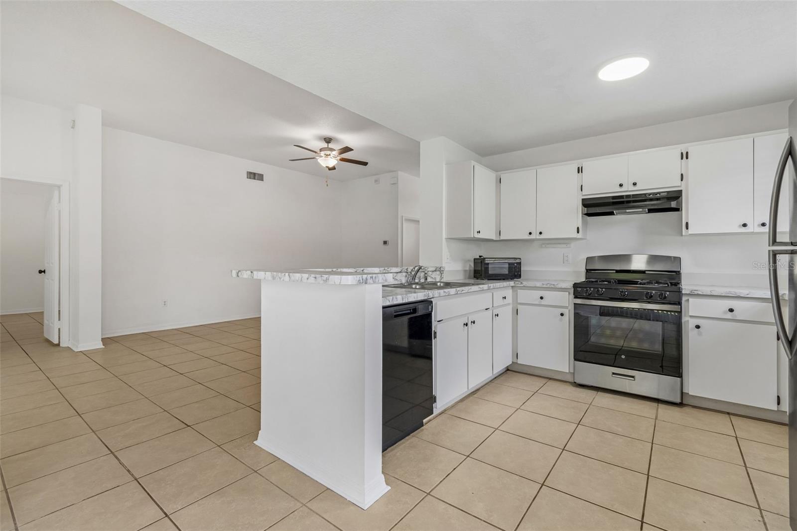 MEADOW POINTE - Residential Lease