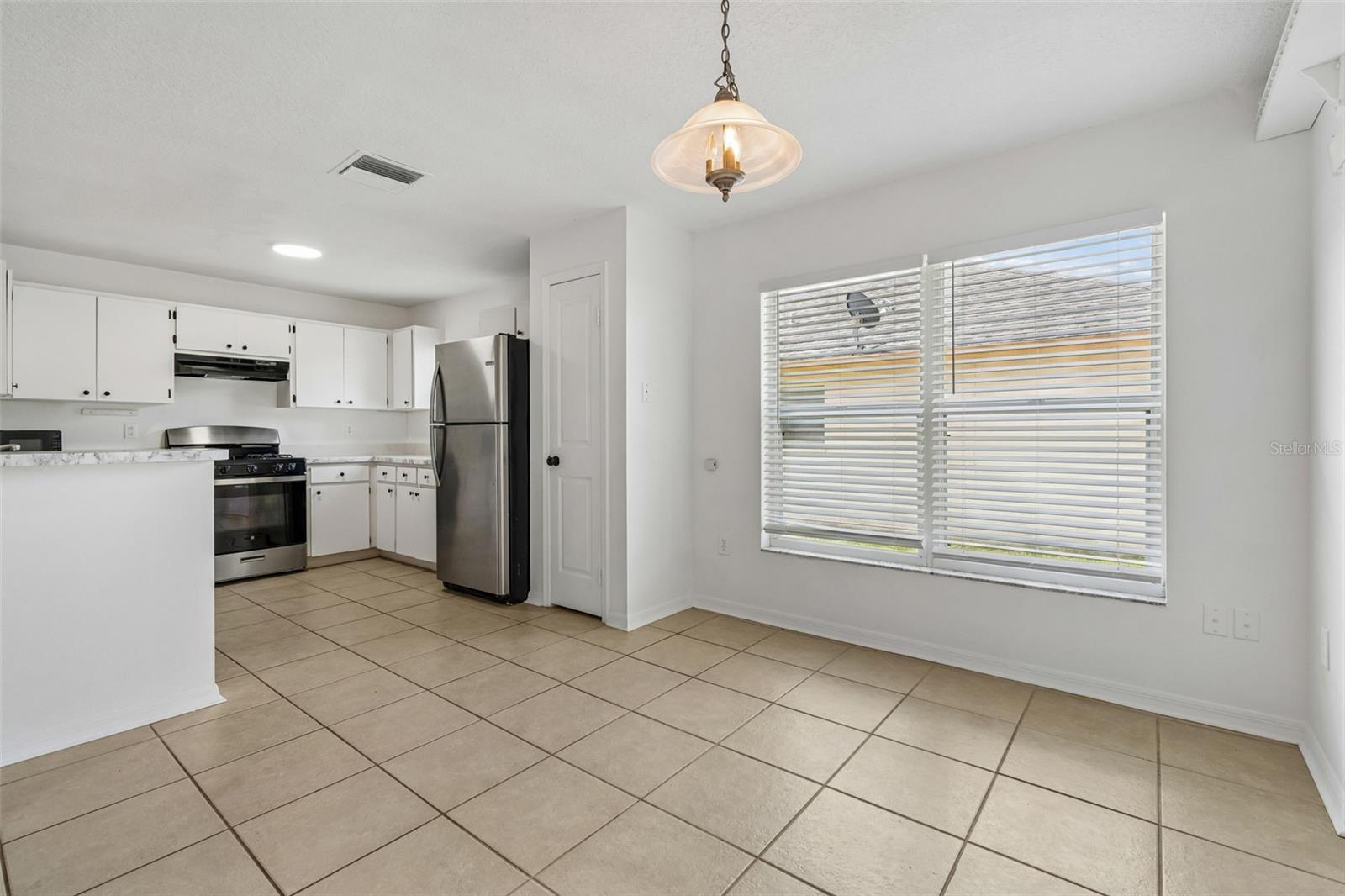 MEADOW POINTE - Residential Lease