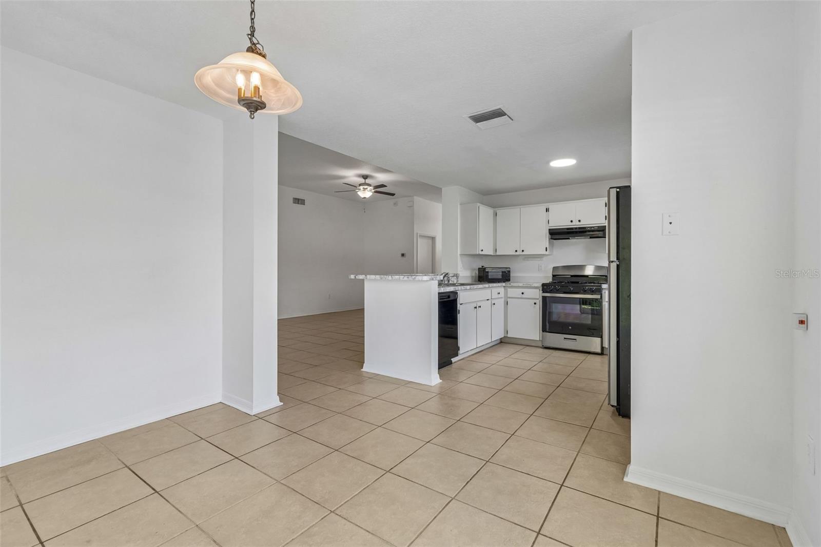 MEADOW POINTE - Residential Lease