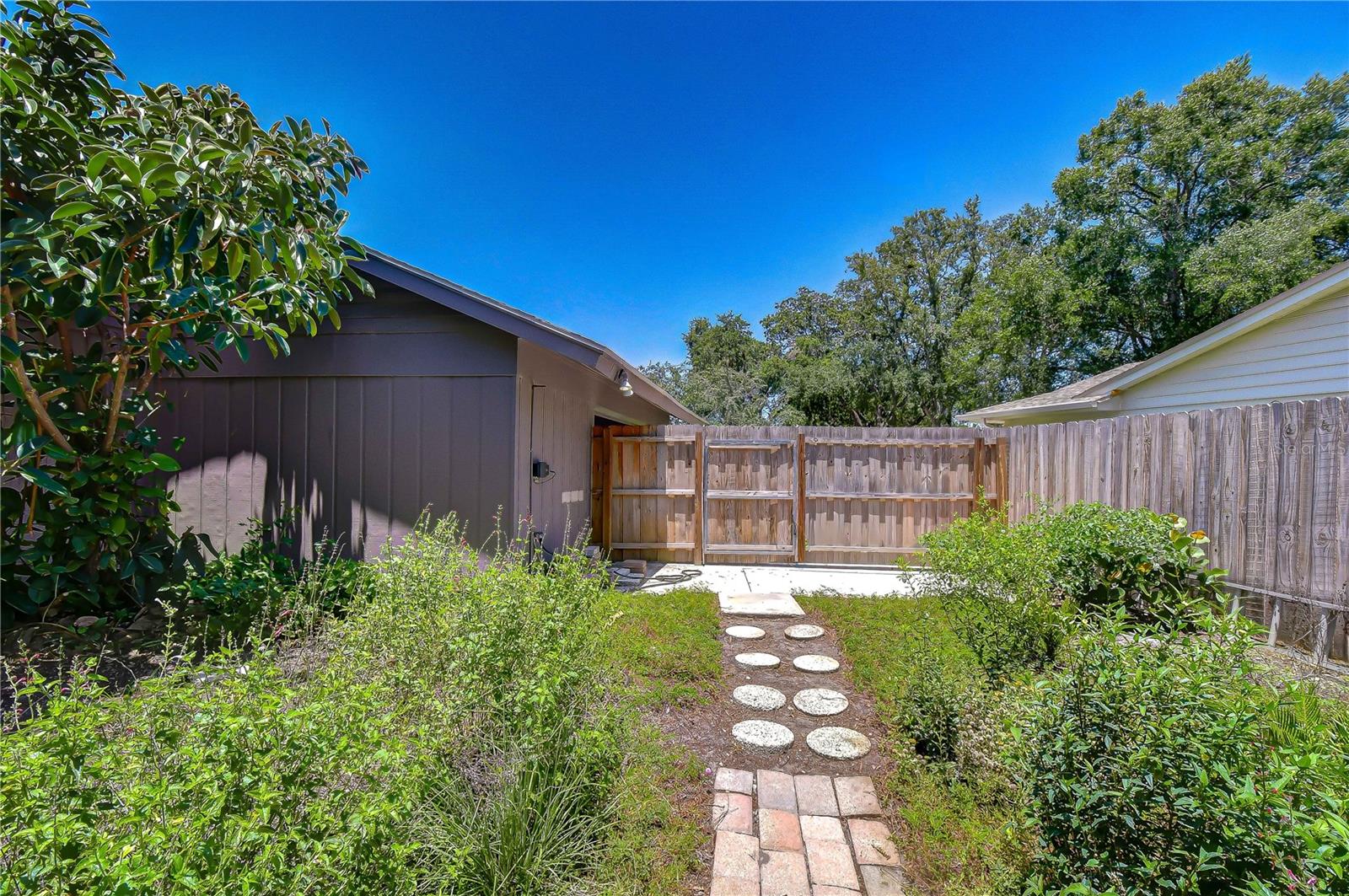 CARROLLWOOD SUB UN 27 - Residential