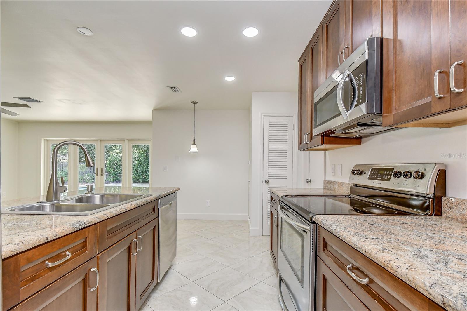 CARROLLWOOD SUB UN 27 - Residential