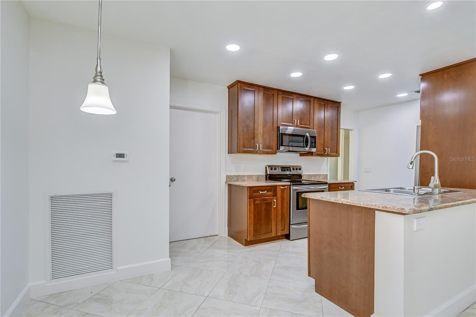 CARROLLWOOD SUB UN 27 - Residential